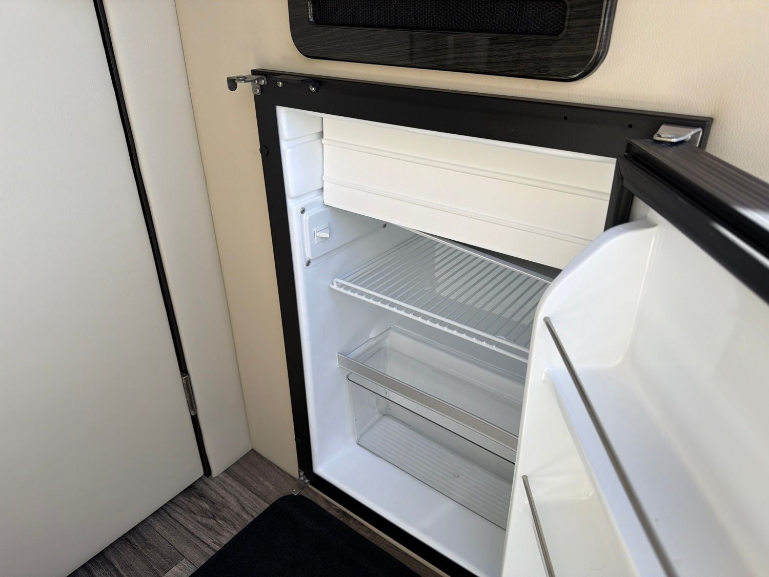 2023 Mercedes-Benz Sprinter 2500 Crew 144 WB 4MATIC®