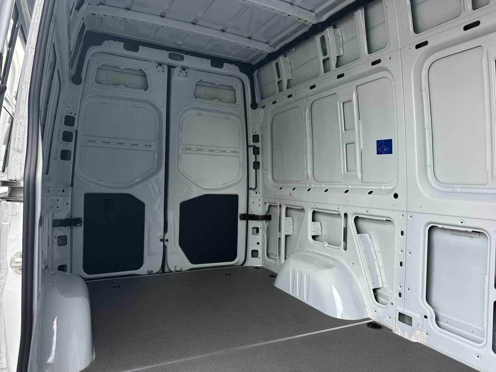 2025 Mercedes-Benz Sprinter 2500 Cargo 144 WB