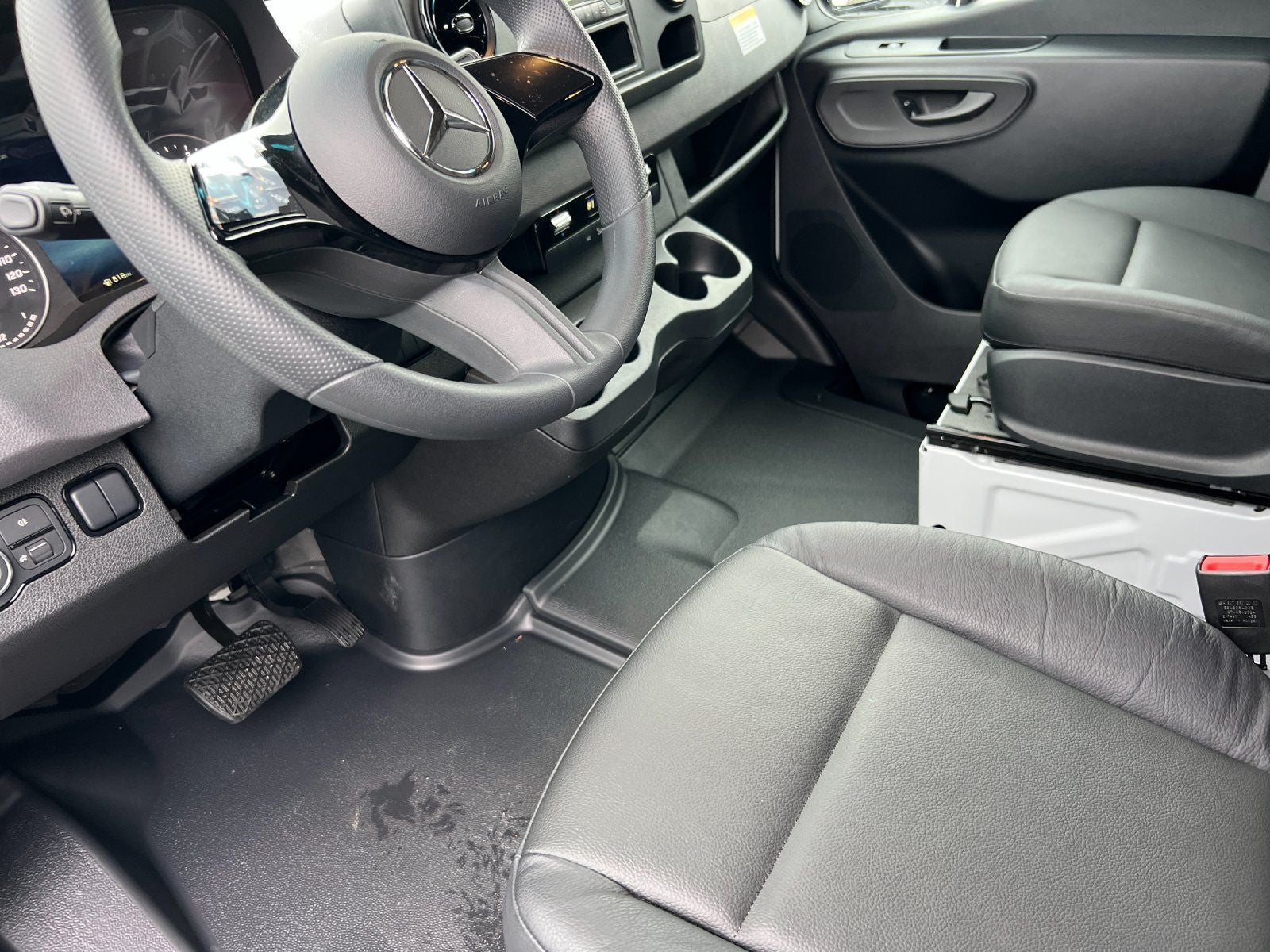 2025 Mercedes-Benz Sprinter 2500 Cargo 144 WB