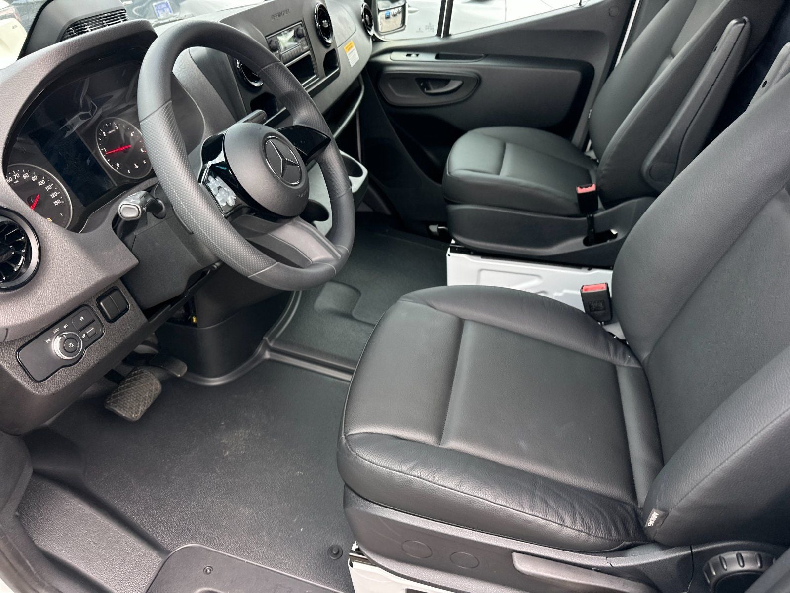 2025 Mercedes-Benz Sprinter 2500 Cargo 144 WB