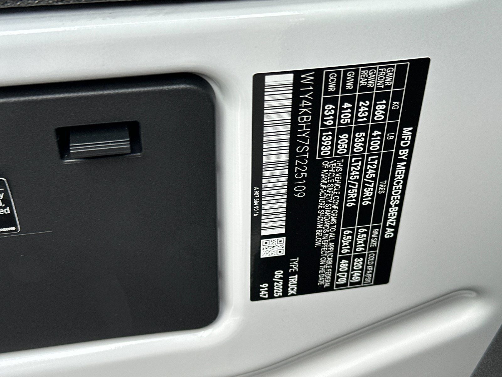 2025 Mercedes-Benz Sprinter 2500 Cargo 144 WB