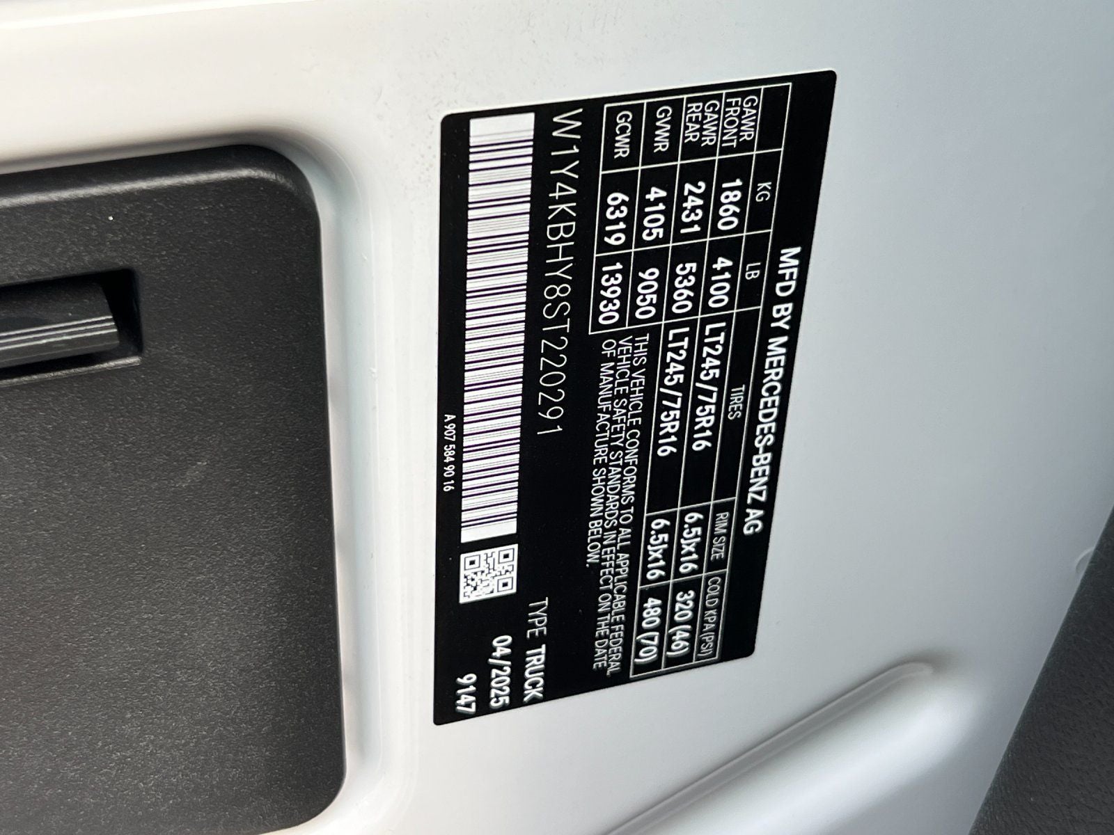 2025 Mercedes-Benz Sprinter 2500 Cargo 144 WB Cargo Van High Roof