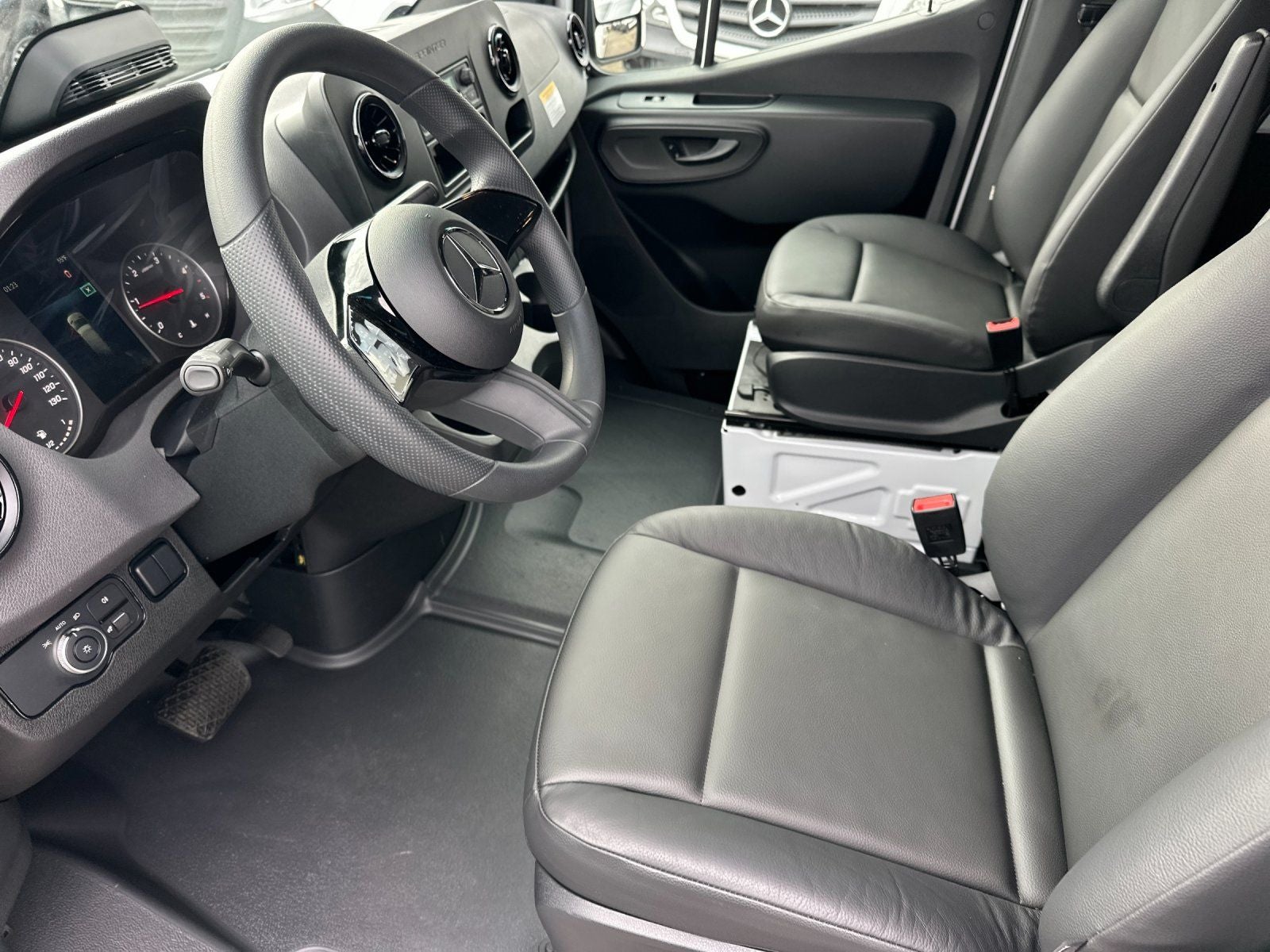 2025 Mercedes-Benz Sprinter 2500 Cargo 170 WB High Roof