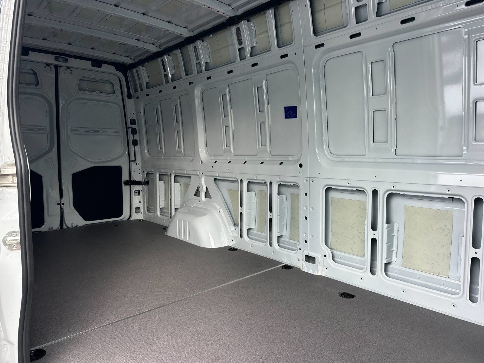 2025 Mercedes-Benz Sprinter 2500 Cargo 170 WB High Roof