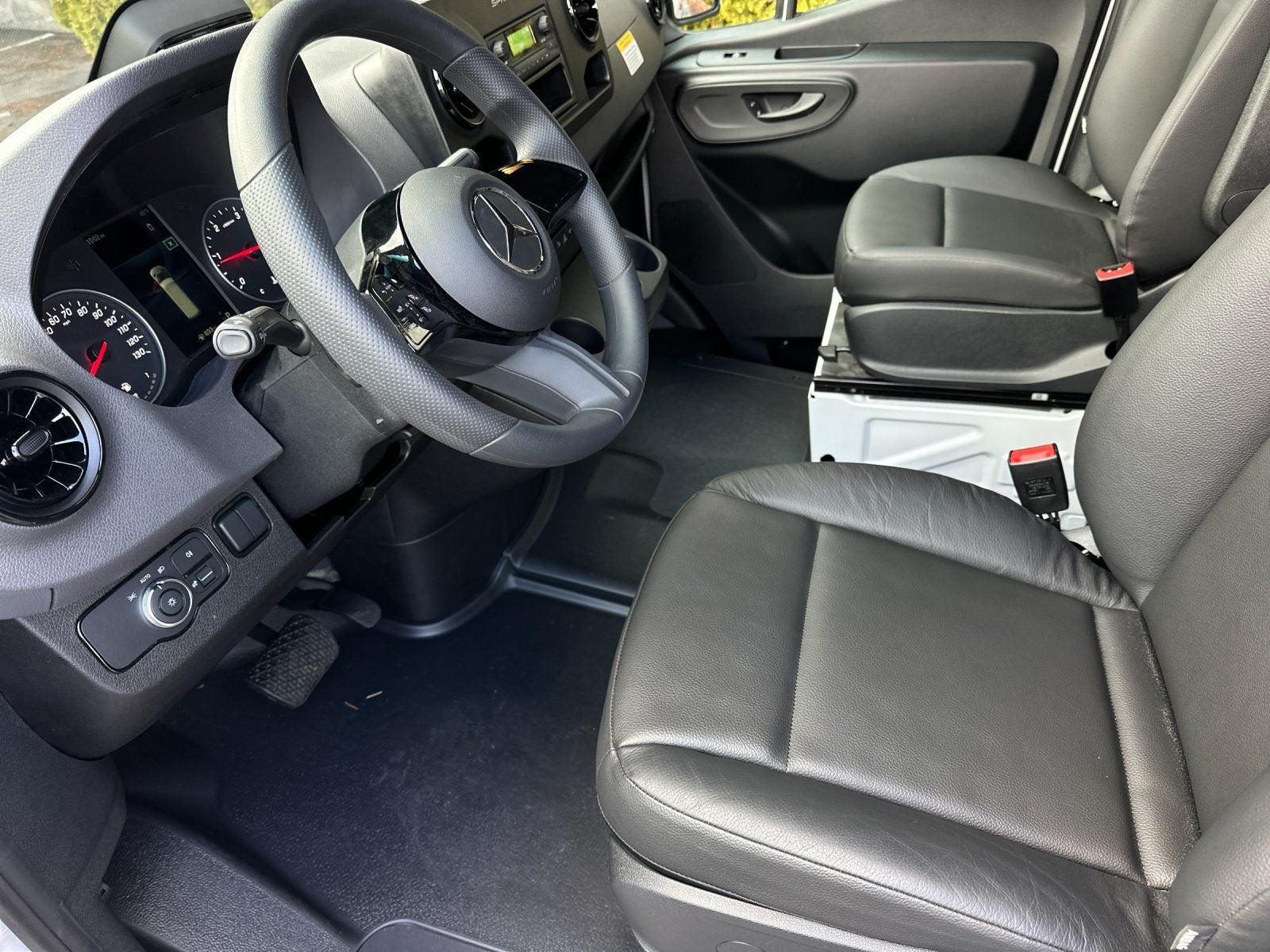 2025 Mercedes-Benz Sprinter 2500 Cargo 144 WB