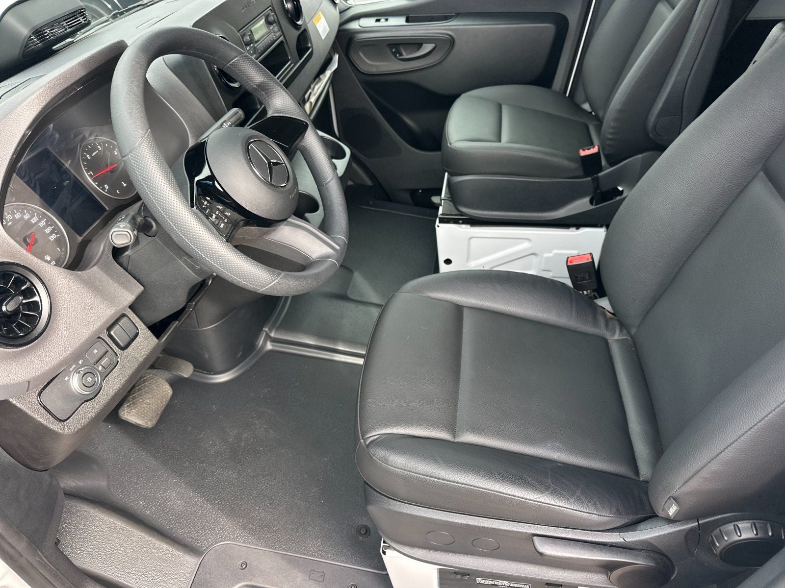 2025 Mercedes-Benz Sprinter 2500 Cargo 144 WB