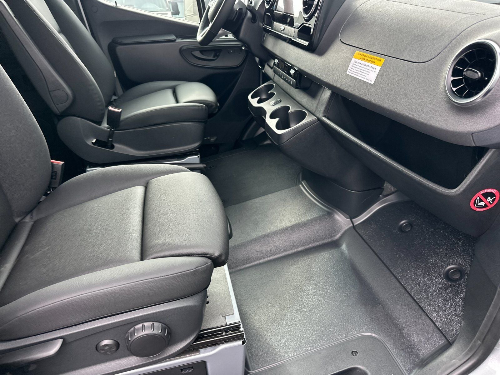 2025 Mercedes-Benz Sprinter 2500 Passenger 144 WB