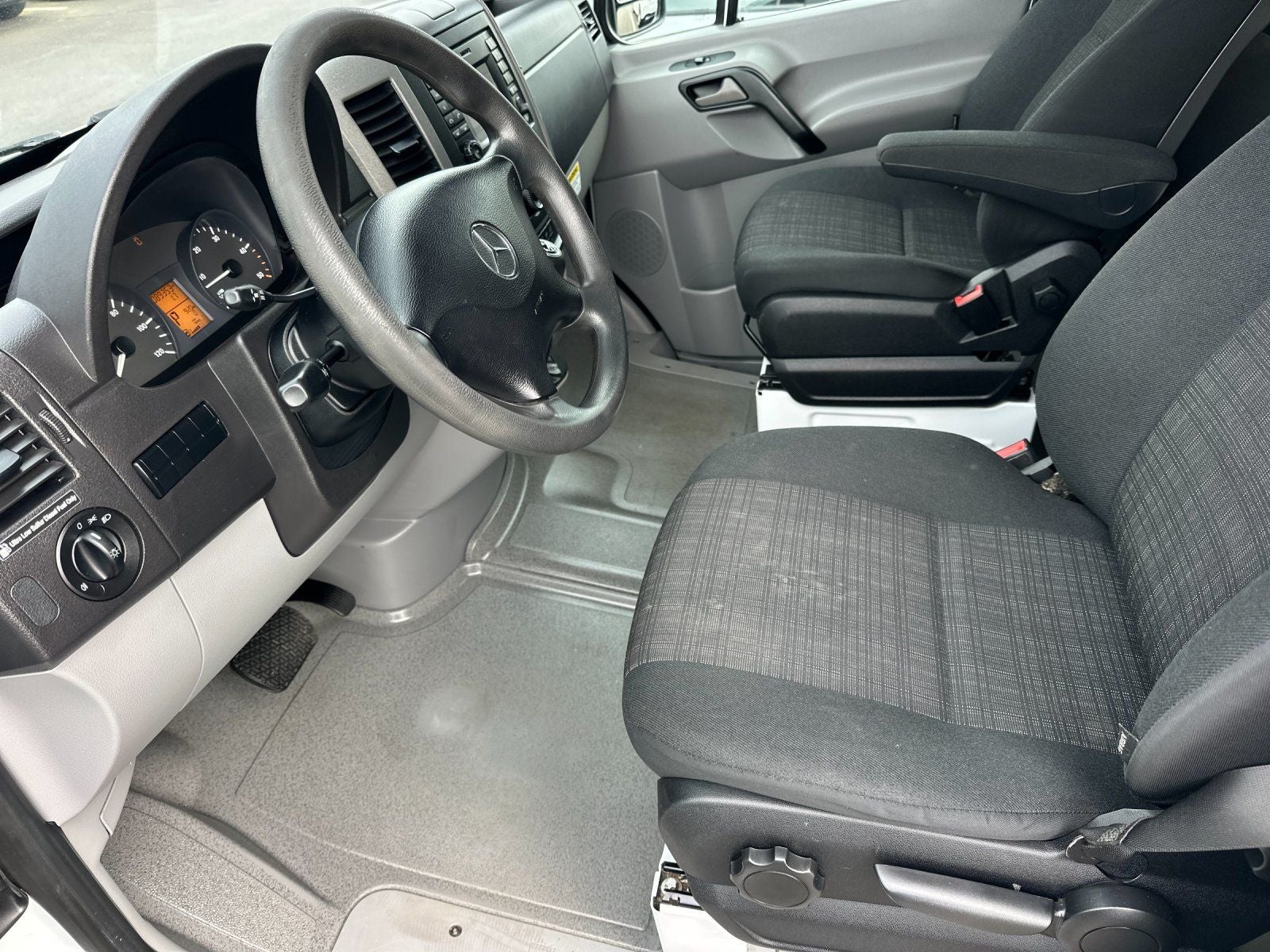 2017 Mercedes-Benz Sprinter 2500 Cargo 144 WB